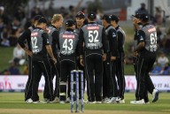 New Zealand put India to bat in 1st ODI (Toss) New Zealand put India to bat in 1st ODI (Toss)
