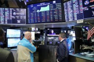 US stocks surge as tech shares rally US stocks surge as tech shares rally