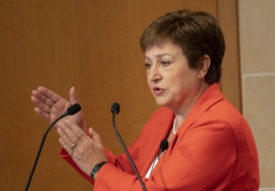 IMF chief urges "robust" price on carbon to fight climate change IMF chief urges "robust" price on carbon to fight climate change