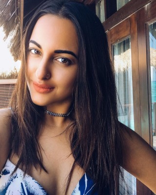 Sonakshi Sinha shares her 'Sunday state of mind' Sonakshi Sinha shares her 'Sunday state of mind'