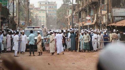 12 injured in B'desh mosque attack 12 injured in B'desh mosque attack