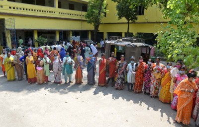 Huge turnout in largely peaceful fifth phase polling in Bengal