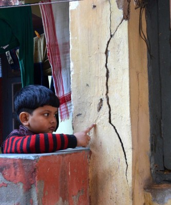 Powerful quake hits Assam, tremors felt across northeast, Bengal; 10 hurt Powerful quake hits Assam, tremors felt across northeast, Bengal; 10 hurt