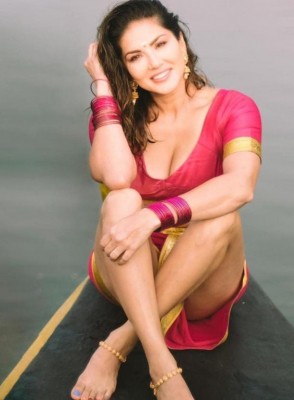 Sunny Leone heads to Kerala to begin shoot of 'Shero' Sunny Leone heads to Kerala to begin shoot of 'Shero'