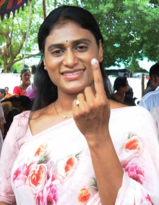Sharmila to launch new political party in Telangana Sharmila to launch new political party in Telangana