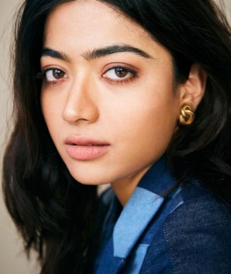 Rashmika's parents 'almost couldn't believe' she'd work with Big B Rashmika's parents 'almost couldn't believe' she'd work with Big B