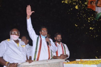Cong veteran takes on 2 debutants in T'gana's Nagarjuna Sagar Cong veteran takes on 2 debutants in T'gana's Nagarjuna Sagar