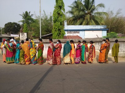 West Bengal phase 2 polling: 15.72% voting in 3 hours West Bengal phase 2 polling: 15.72% voting in 3 hours