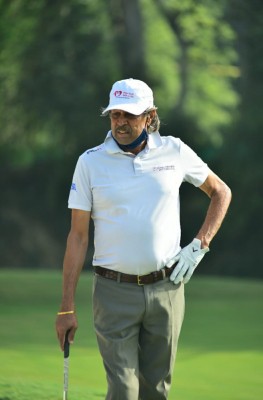 Back on his feet playing golf, Kapil lauds Indian pace battery Back on his feet playing golf, Kapil lauds Indian pace battery