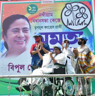 BJP engineering communal strife to win polls: Mamata BJP engineering communal strife to win polls: Mamata