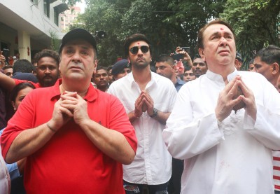 Randhir on Rajiv Kapoor's property settlement: Trying to trace his divorce papers Randhir on Rajiv Kapoor's property settlement: Trying to trace his divorce papers