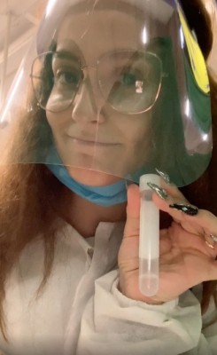 Elli AvrRam takes her own Covid-19 test in Sweden Elli AvrRam takes her own Covid-19 test in Sweden