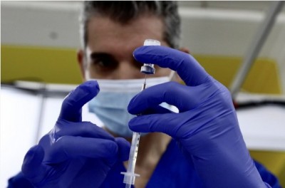 US lifts pause on J&J Covid-19 vaccine US lifts pause on J&J Covid-19 vaccine