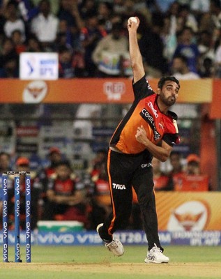 Strong SunRisers Hyderabad take on Kolkata Knight Riders Strong SunRisers Hyderabad take on Kolkata Knight Riders