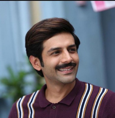 Kartik Aaryan hits Chintu Tyagi mode to give Covid vaccine message Kartik Aaryan hits Chintu Tyagi mode to give Covid vaccine message