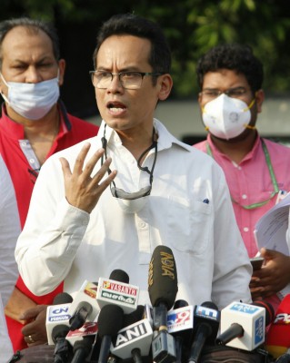 No outsiders: Assam Cong leaders want CM to be one from the winning MLAs No outsiders: Assam Cong leaders want CM to be one from the winning MLAs