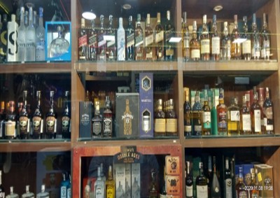 Kerala mulls home delivery as liquor vends are closed Kerala mulls home delivery as liquor vends are closed