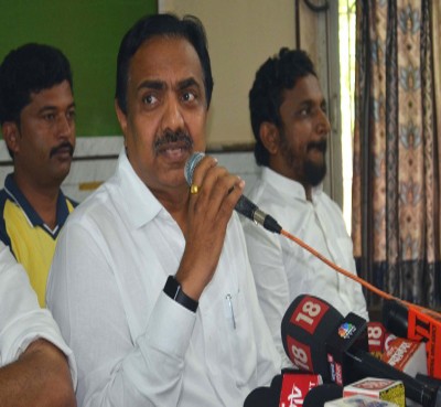 Till Thackeray is CM, cousin Raj won't praise Maharashtra: NCP Till Thackeray is CM, cousin Raj won't praise Maharashtra: NCP