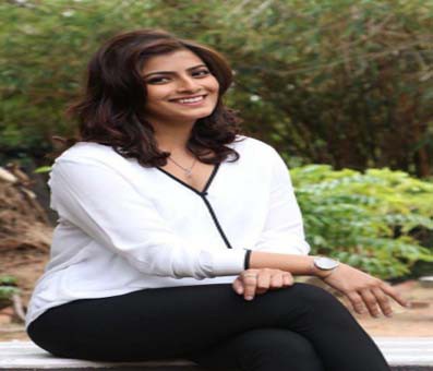 Work on Varalaxmi Sarathkumar-starrer 'Sabari' begins