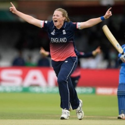 Anya Shrubsole receives effusive praise from cricketing fraternity after calling it a day Anya Shrubsole receives effusive praise from cricketing fraternity after calling it a day