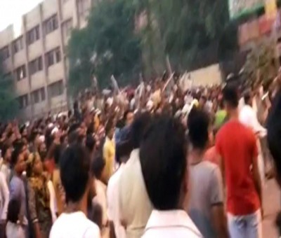Jahangirpuri violence: Delhi Police chief says no bid to plant saffron flag on mosque Jahangirpuri violence: Delhi Police chief says no bid to plant saffron flag on mosque