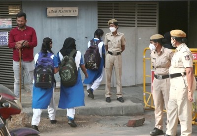 'Bomb threat emails to B'luru schools tracked to Syria, Pakistan' 'Bomb threat emails to B'luru schools tracked to Syria, Pakistan'