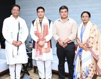 Congress' veteran Assam leader Ripun Bora joins Trinamool Congress' veteran Assam leader Ripun Bora joins Trinamool