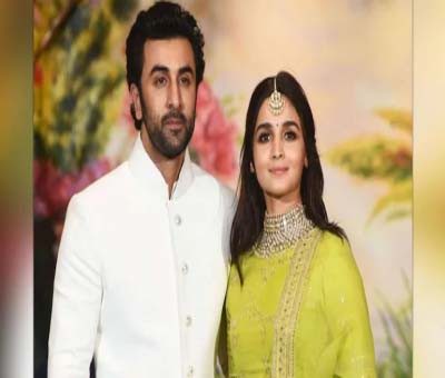 Ranbir-Alia wedding: Decorations arrive at Ranbir's Bandra residence Ranbir-Alia wedding: Decorations arrive at Ranbir's Bandra residence