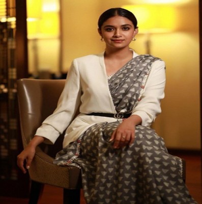 Keerthy Suresh kickstarts promotions for 'Sarkaru Vaari Paata' Keerthy Suresh kickstarts promotions for 'Sarkaru Vaari Paata'