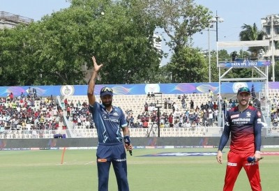 IPL 2022: Royal Challengers win toss, elect to bat against Gujarat Titans IPL 2022: Royal Challengers win toss, elect to bat against Gujarat Titans