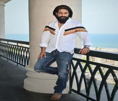Yash apology at 'KGF: Chapter 2' press event wins respect Yash apology at 'KGF: Chapter 2' press event wins respect