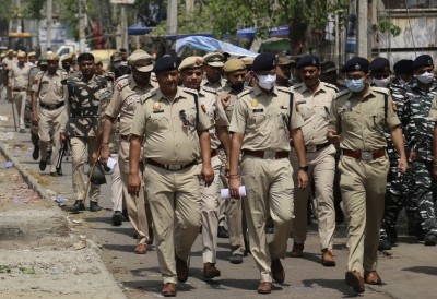 FSL team in Jahangirpuri violence site to collect evidence FSL team in Jahangirpuri violence site to collect evidence