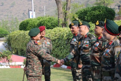 Northern Army commander reviews security scenario in Kashmir Northern Army commander reviews security scenario in Kashmir