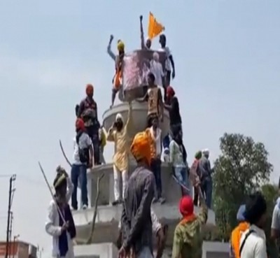 Two injured in clash between radical groups in Patiala Two injured in clash between radical groups in Patiala