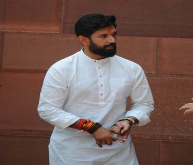 Row over Paswan picture, Ambedkar statue: Uncle blames Chirag Row over Paswan picture, Ambedkar statue: Uncle blames Chirag