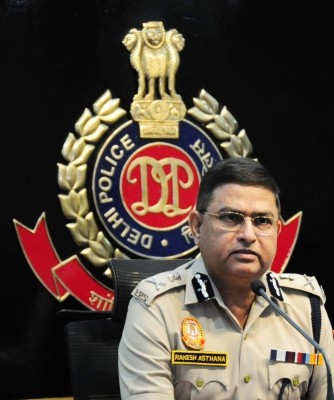 'Not discriminating with anyone', says Delhi Police chief over allegations of one-sided probe