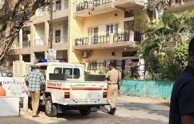 Kumar Vishwas cautions Mann after Punjab Police team lands at his place Kumar Vishwas cautions Mann after Punjab Police team lands at his place