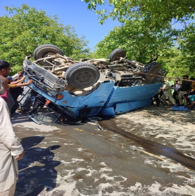7 CRPF troopers injured in J&K road accident 7 CRPF troopers injured in J&K road accident