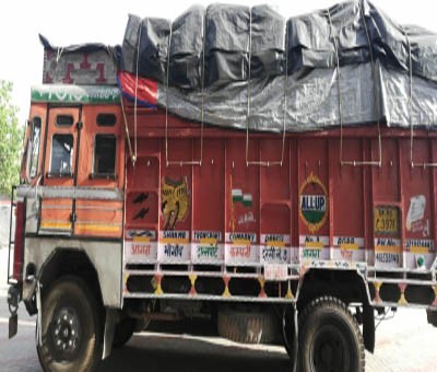 Gang targeting trucks transporting valuable goods busted, 2 held Gang targeting trucks transporting valuable goods busted, 2 held