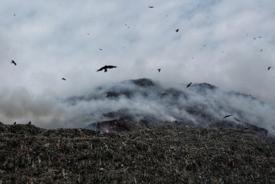 Over 42 hrs on, Delhi's 'Garbage mountain' still burning