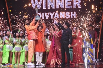 Divyansh, Manuraj lift the trophy on 'India's Got Talent 9' Divyansh, Manuraj lift the trophy on 'India's Got Talent 9'