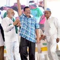 AAP's tryst with farmers in K'taka gets major parties worried