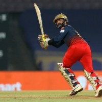 IPL 2022: Karthik outsmarting bowlers due to clarity of thoughts, says Shastri