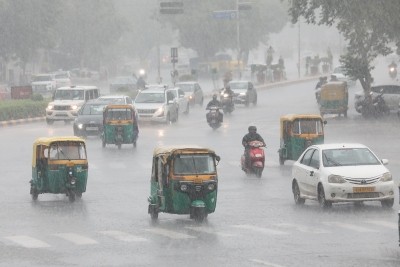 Heavy rain in Gujarat, alerts issued in many districts Heavy rain in Gujarat, alerts issued in many districts