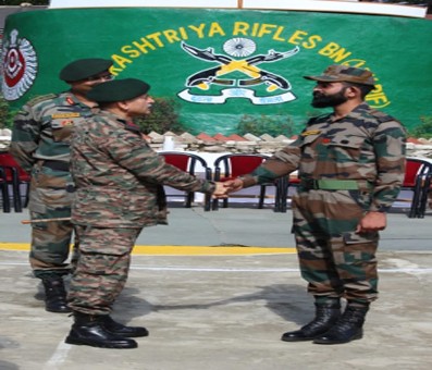 Northern Army commander reviews security situation in Kashmir Northern Army commander reviews security situation in Kashmir