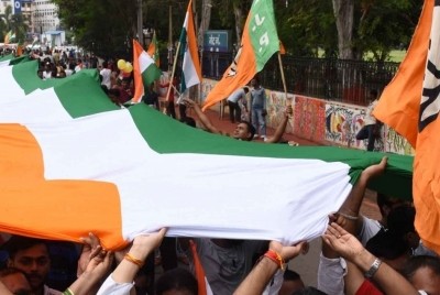 BJP Minority Morcha presents Tricolour to Darul Uloom for 'Har Ghar Tiranga' campaign BJP Minority Morcha presents Tricolour to Darul Uloom for 'Har Ghar Tiranga' campaign
