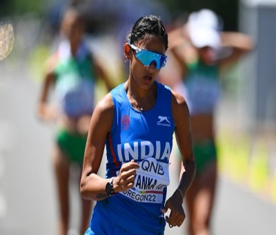 India's Priyanka Goswami wins silver in race walk, shatters national record India's Priyanka Goswami wins silver in race walk, shatters national record