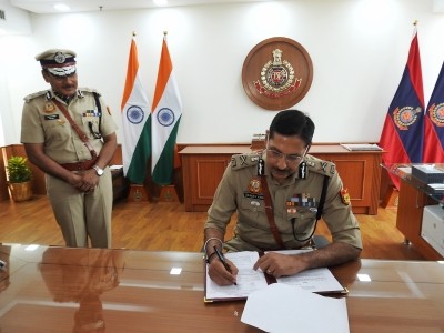 Sanjay Arora takes charge as Delhi Police Commissioner Sanjay Arora takes charge as Delhi Police Commissioner