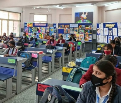 Delhi govt school student injured after fan falls on her in classroom Delhi govt school student injured after fan falls on her in classroom