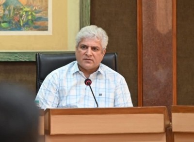 Singapore visit row: Delhi HC notice on Kailash Gahlot's plea on 'political clearances' Singapore visit row: Delhi HC notice on Kailash Gahlot's plea on 'political clearances'